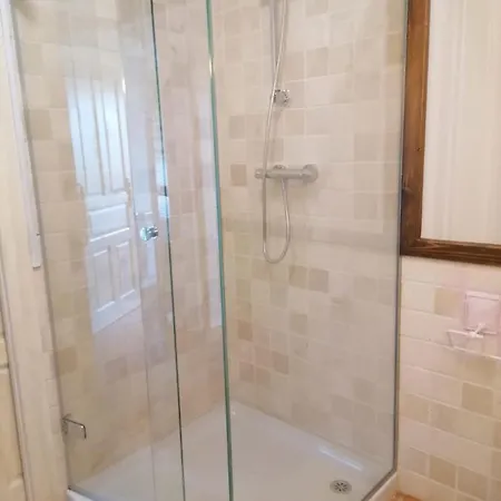 Dom wakacyjny Casa Con Encanto En La Hayuela, Situada A 5 Min De Comillas Udias