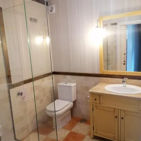 Casa Con Encanto En La Hayuela, Situada A 5 Min De Comillas Udias