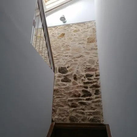 Casa Con Encanto En La Hayuela, Situada A 5 Min De Comillas * Udias