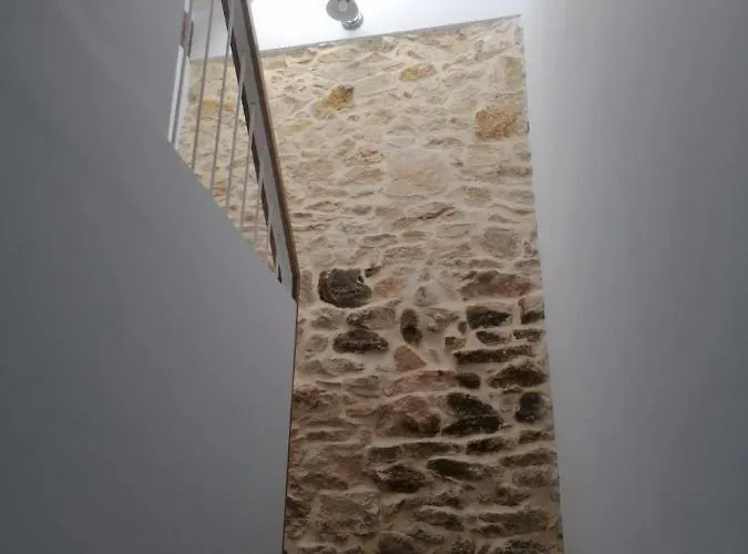 Casa Con Encanto En La Hayuela, Situada A 5 Min De Comillas * Udias